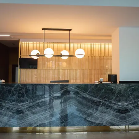Apartahotel Solid Magic 3*